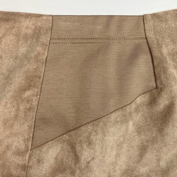 BCBGMAXAZRIA Jaylyn Faux Suede Mocha Skirt Sz Large Rear Zip Lined - Picture 5 of 5